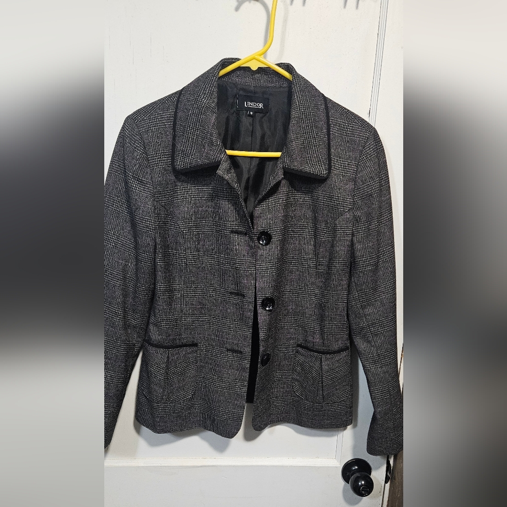 LINDOR Women's Gray Jacket